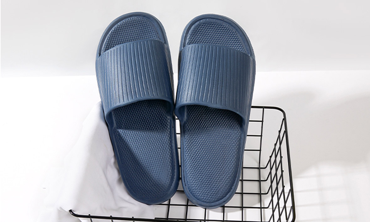 The new force of domestically produced slippers, with both style and material, is very fragrant on the feet