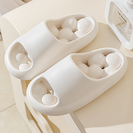 Pressure reducing and leaking cooling mop